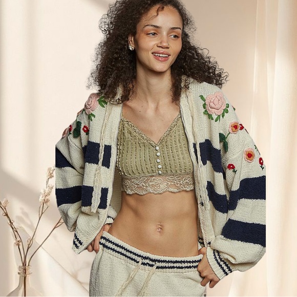 POL The Gardenstripe 3D Embroidered Flowers Hoodie | Cream + Navy Stripes - Picture 5 of 7